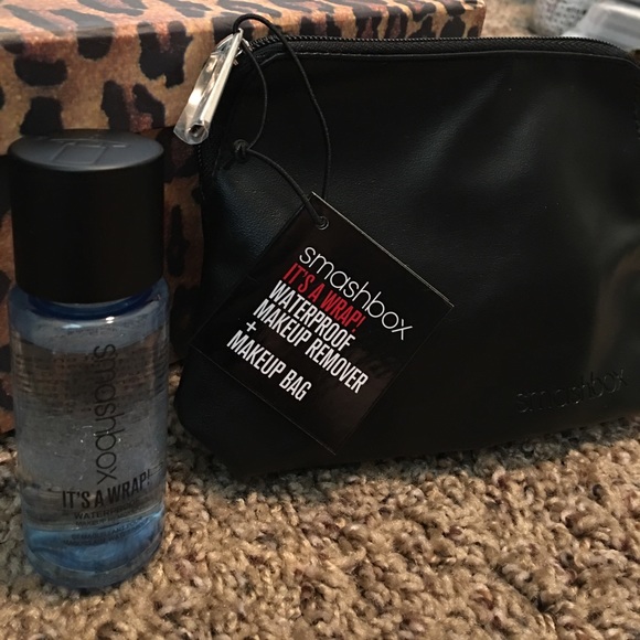 Smashbox - Make-up Remover and Black Make-Up Bag - Picture 2 of 4
