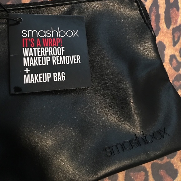 Smashbox - Make-up Remover and Black Make-Up Bag - Picture 3 of 4