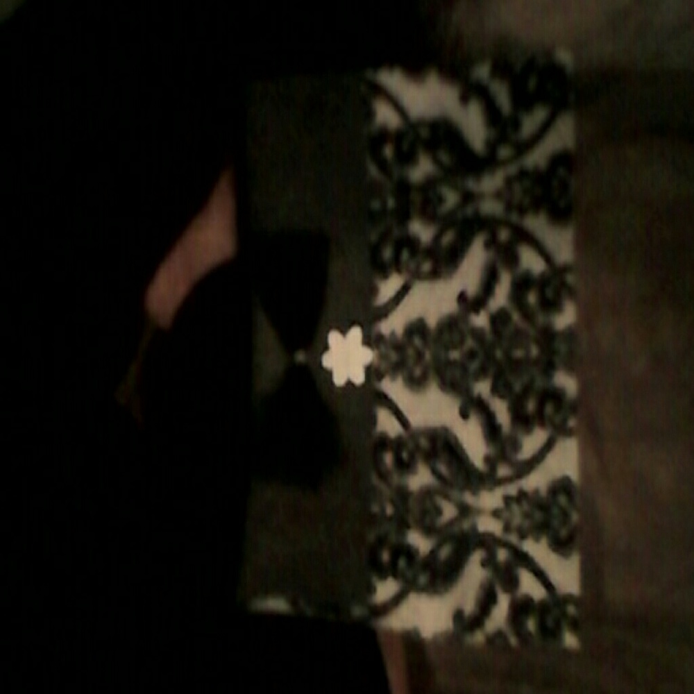 Black and white carry all