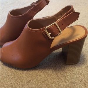 Old Navy open toe heeled booties size 9