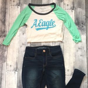 American eagle jeans and t-shirt