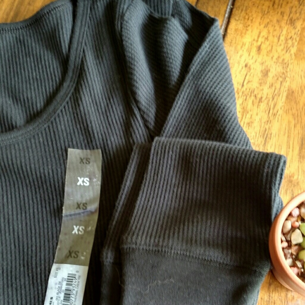 SO Women's XS Black long Sleeve Thermal Top. - Picture 1 of 6