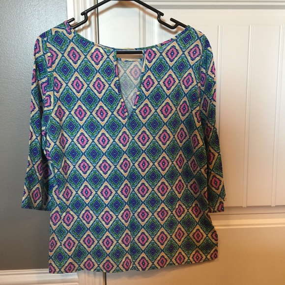 Top - Picture 2 of 2