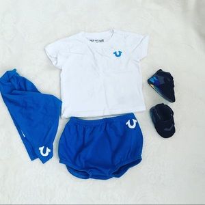 ❗️SALE‼️True Religion baby outfit with bib