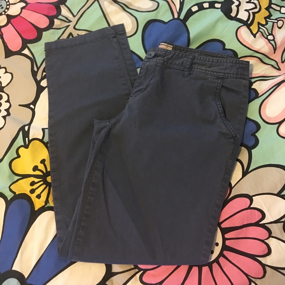 Great pair of blue ankle pants. Size 3 women