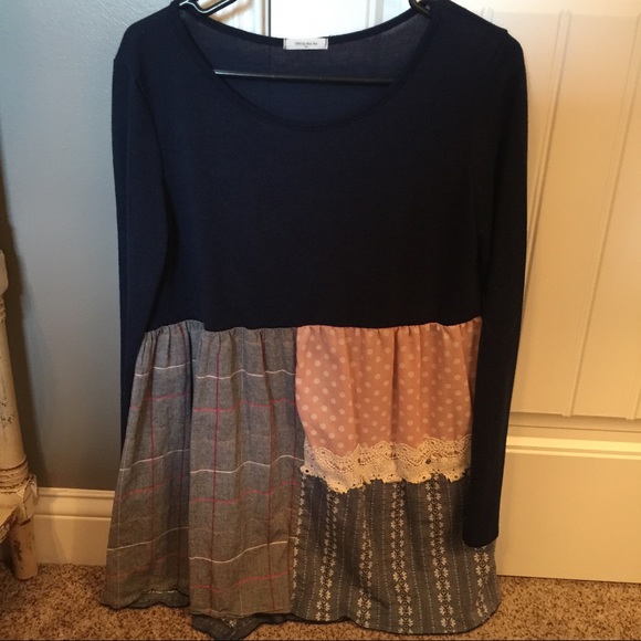 Top - Picture 1 of 2