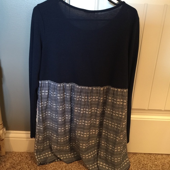 Top - Picture 2 of 2