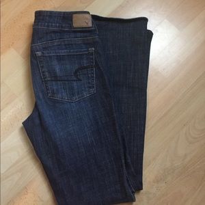 NWOT  American Eagle Artist jean size 6R.