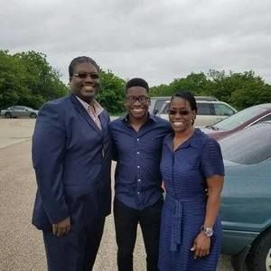 Meet your Posher, Derrick