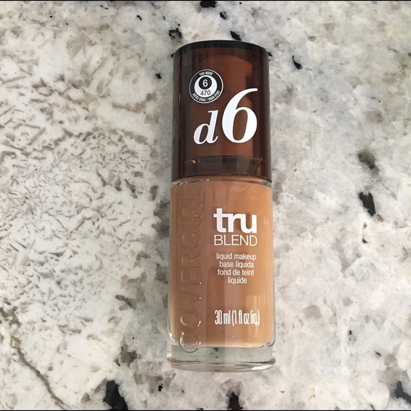 Cover Girl & Revlon Foundation Bundle NWT - Picture 2 of 8