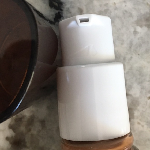 Cover Girl & Revlon Foundation Bundle NWT - Picture 3 of 8