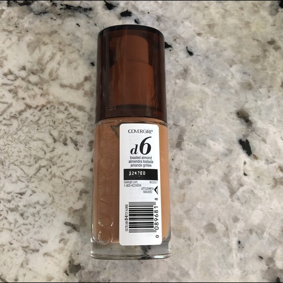 Cover Girl & Revlon Foundation Bundle NWT - Picture 4 of 8