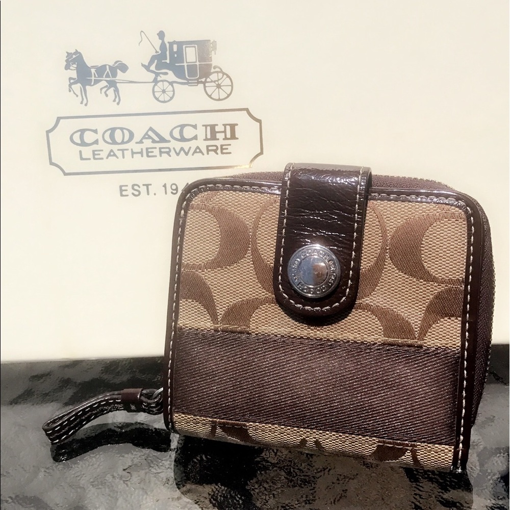 Coach Wallet. Barely used.