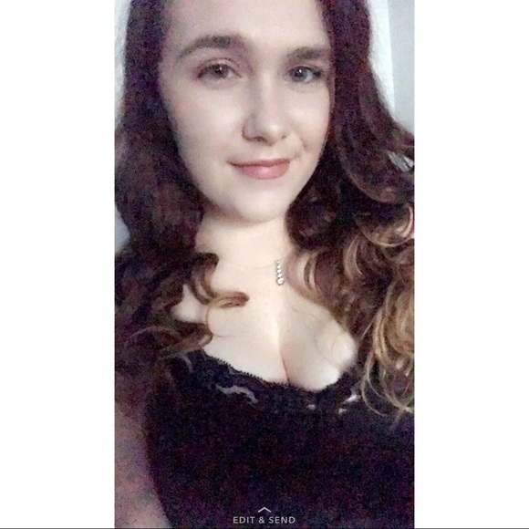 Meet your Posher, Stephanie - Picture 1 of 1