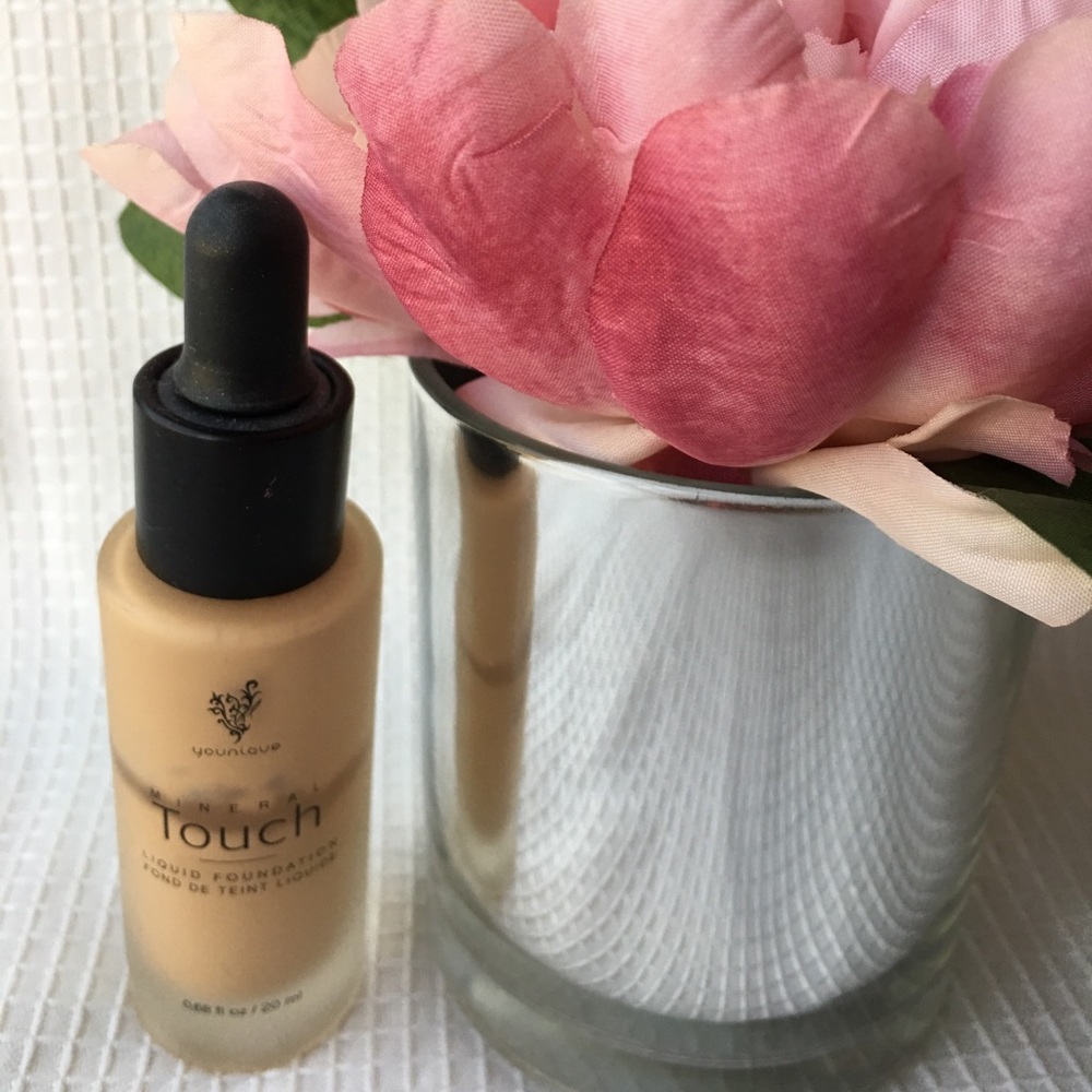 Younique Mineral Touch Foundation