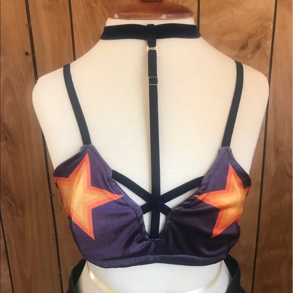 🎉Girlboss Host Pick 🎉Saving Pepperland bralette