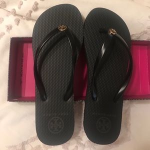 Tory burch flip flops