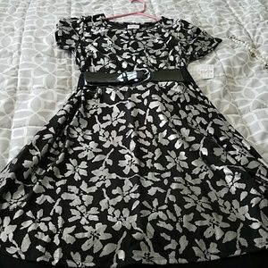 Size Small LuLaRoe Elegant Carly new with tags