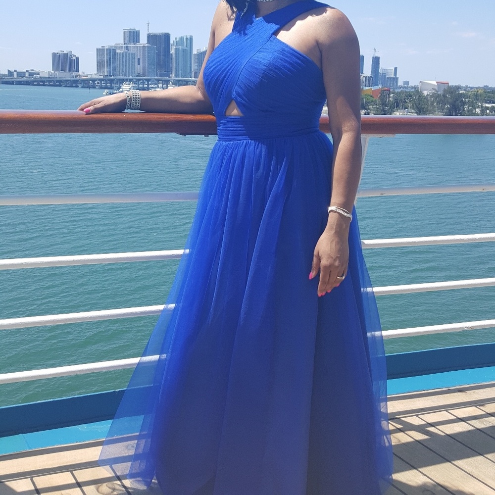 This dress is so beautiful!