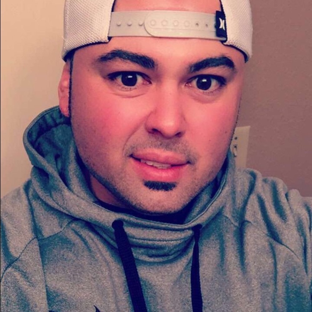 Meet your Posher, Dustin