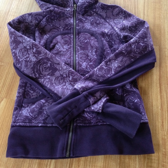 Lululemon sweater - Picture 2 of 4