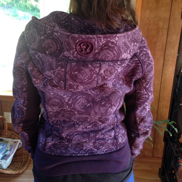 Lululemon sweater - Picture 4 of 4