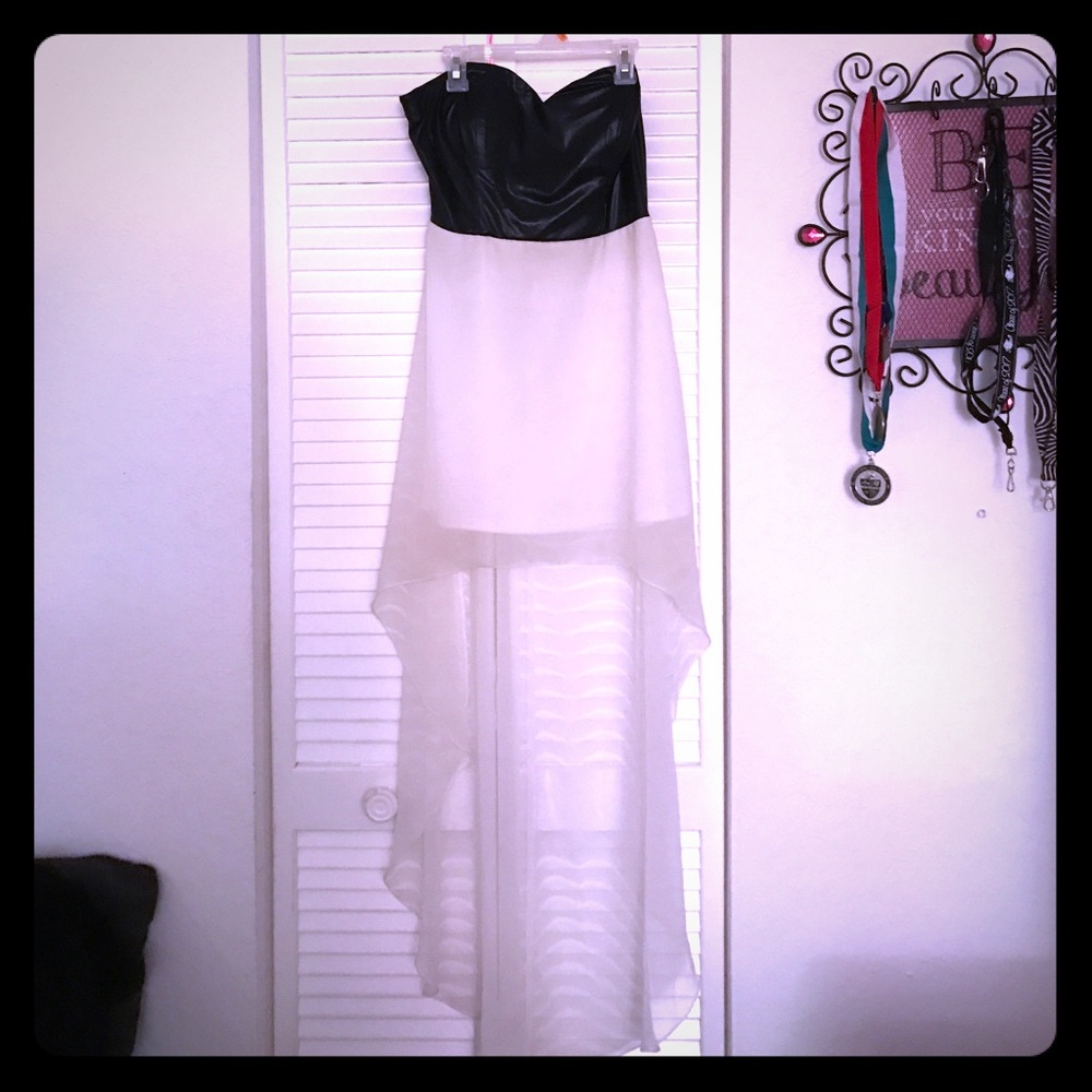 High low beautiful white and black dress