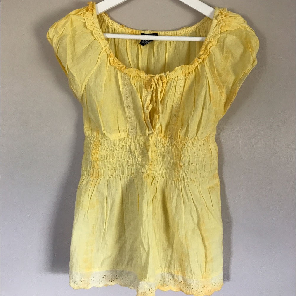 Cotton peasant top with lace detail