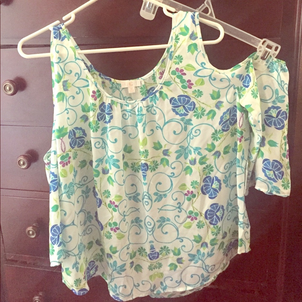 Loose half sleeve shoulder bearing tank