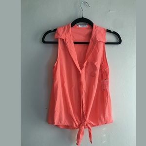 Equipment ⚡️⚡️ NEW 100% Silk Coral Button Tie Tank