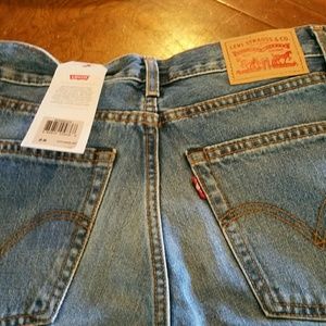 Levis