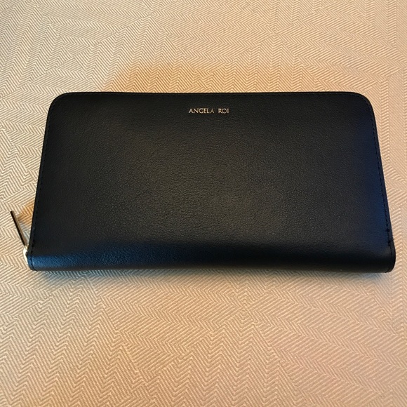 Angela Roi Handbags - NWOT Angela Roi wallet