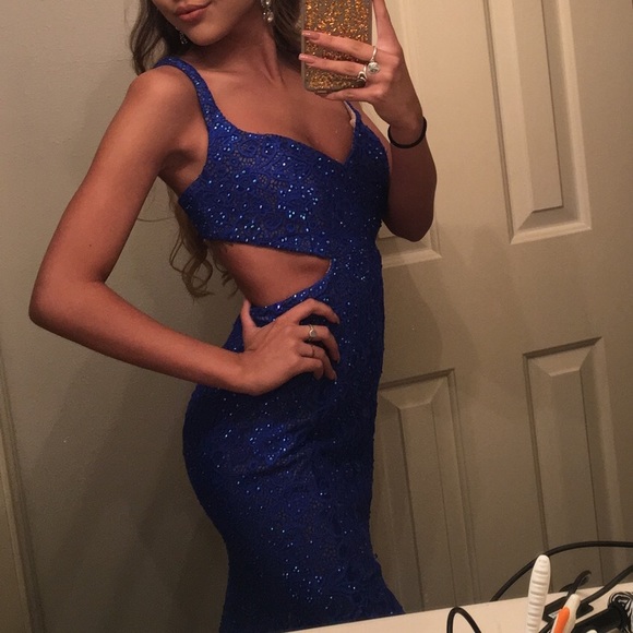 Elegant Formal/Prom Dress - Picture 3 of 4