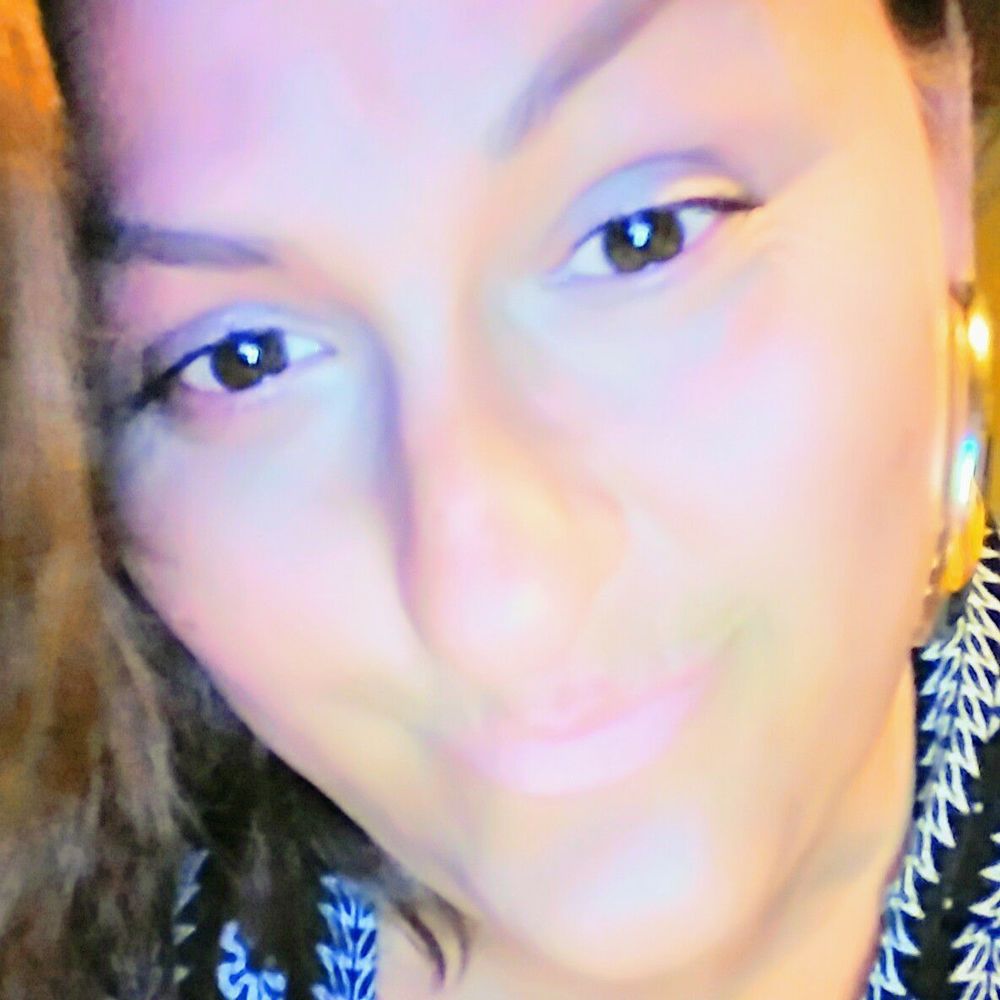 Meet your Posher, Alicia maria