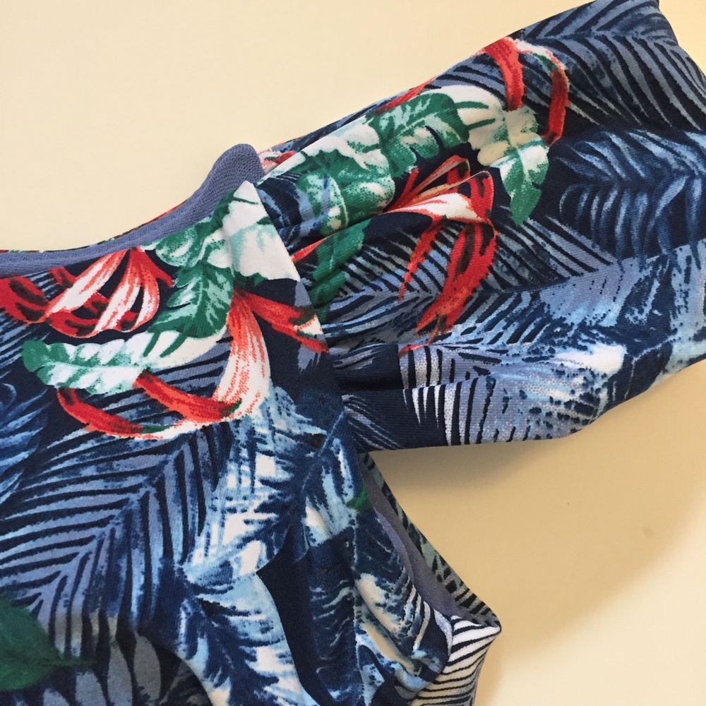 ✨FINAL SWIM SALE- Cikada • Off The Shoulder Bikini - Picture 3 of 8