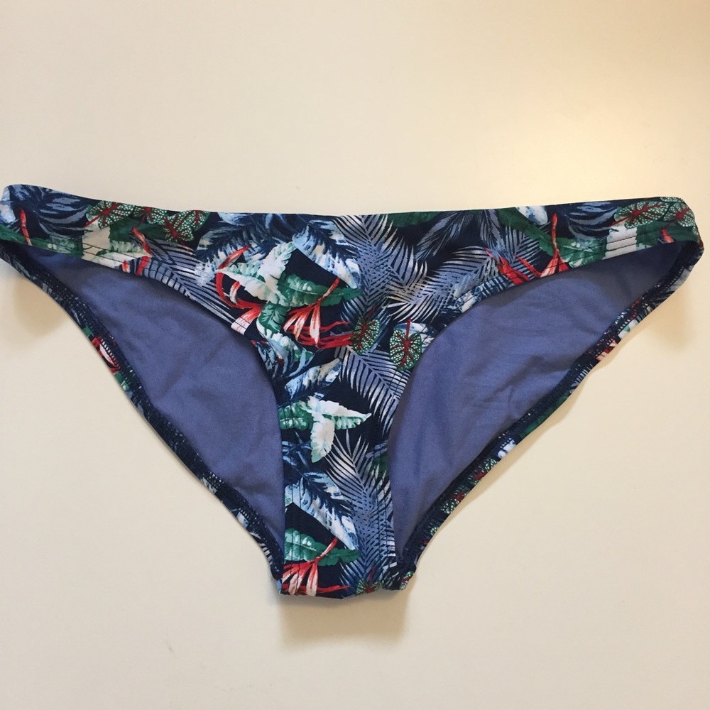 ✨FINAL SWIM SALE- Cikada • Off The Shoulder Bikini - Picture 5 of 8