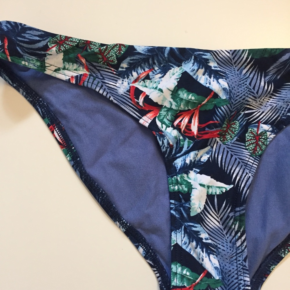 ✨FINAL SWIM SALE- Cikada • Off The Shoulder Bikini - Picture 6 of 8