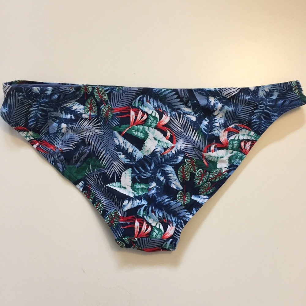 ✨FINAL SWIM SALE- Cikada • Off The Shoulder Bikini - Picture 7 of 8