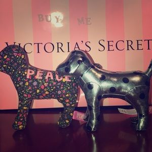 LOT OF TWO VS PINK DOGS!!!!