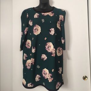 Beautiful hunter green dress w flowers