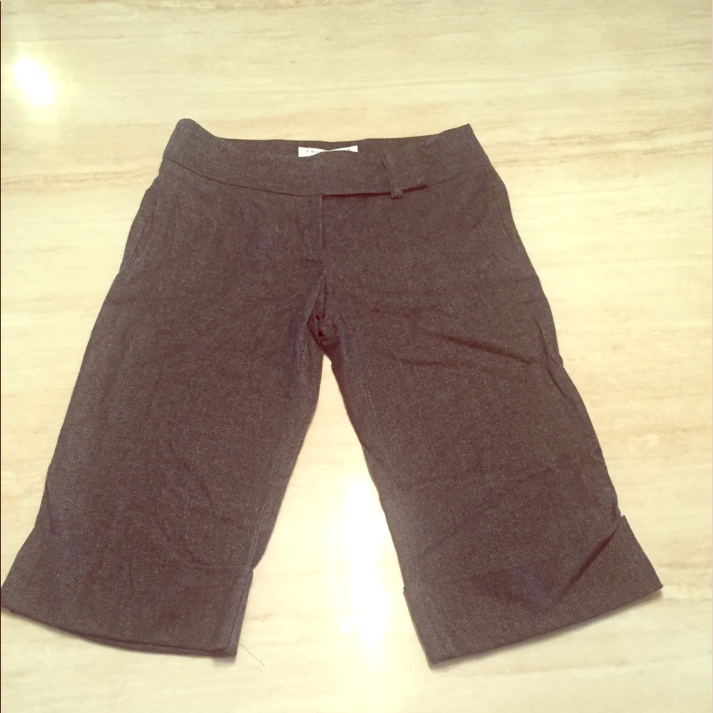 Trina Turk Capris / Bermuda Shorts Sz 4
