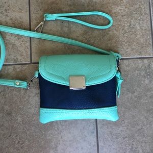 CROSSBODY/WRISTLET