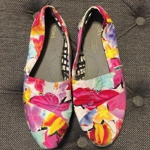 Size 8 Floral Toms!!