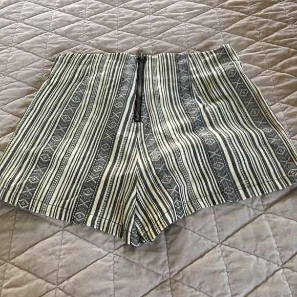 High wasted shorts - Picture 2 of 3