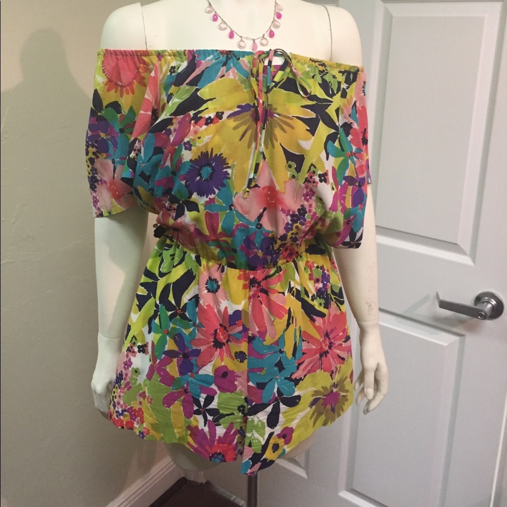 Trina Turk floral romper size 4. On/off shoulder
