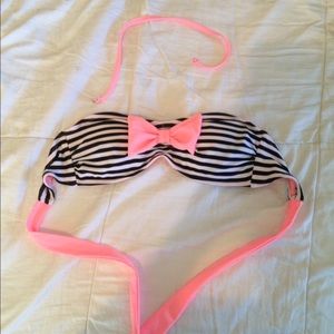 Bow strapless bikini top!