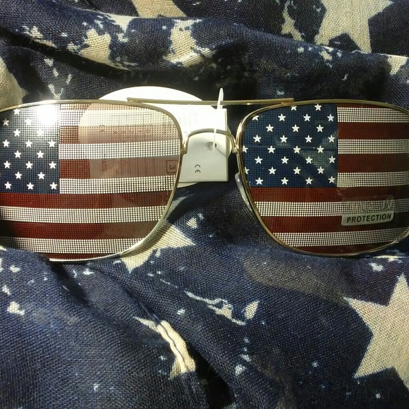 July 4th Patriotic American Flag Sunglasses - Picture 1 of 3