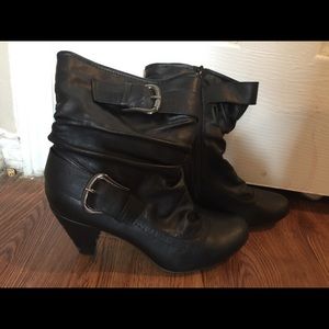 Booties for sale size 9.5M