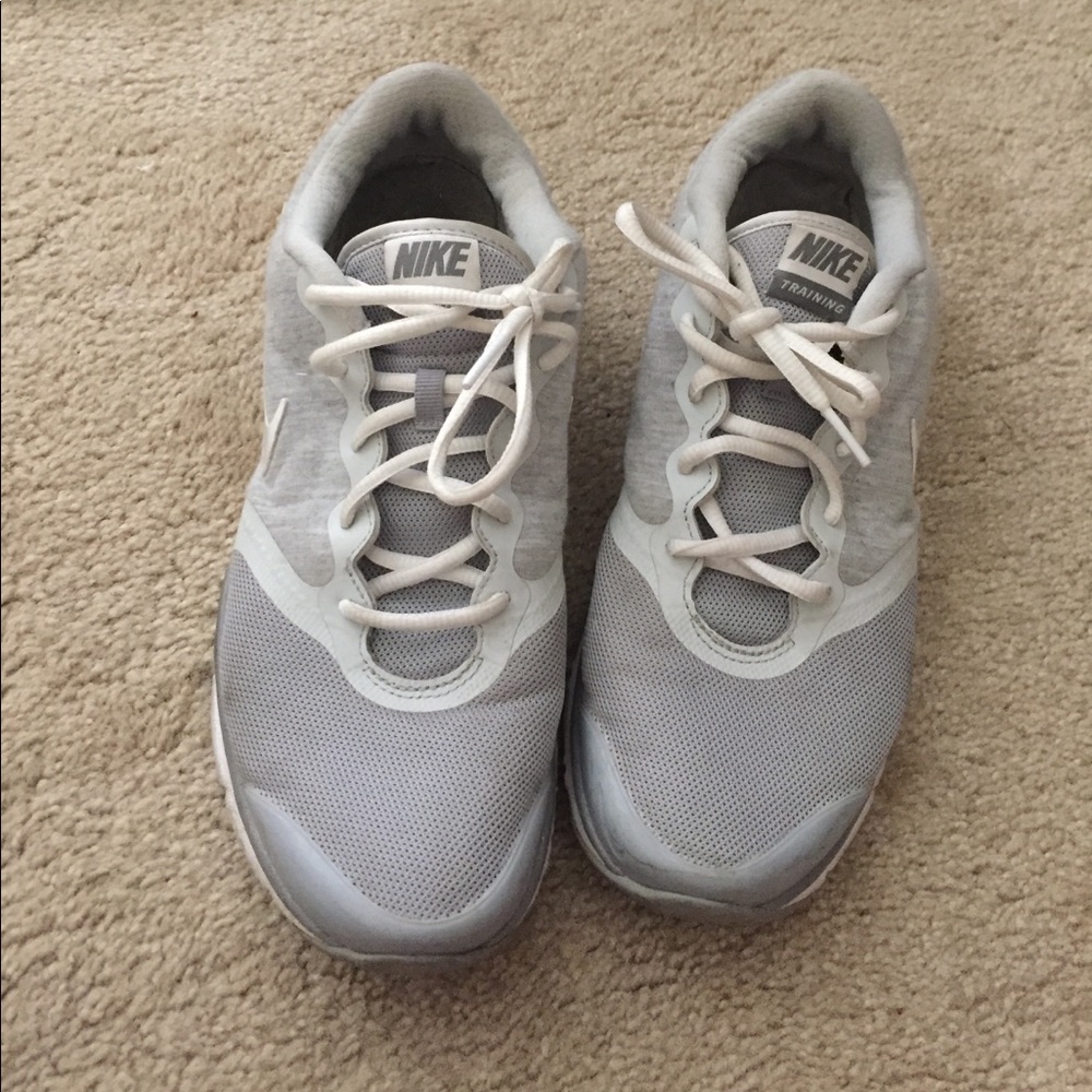 Nike women's size 9 grey training sneakers
