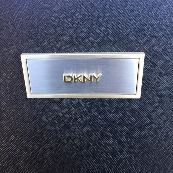 DNKY purse - Picture 2 of 7